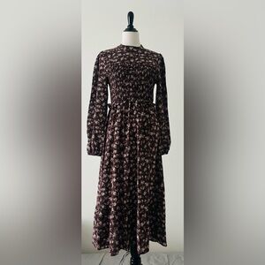 Pretty floral escape dress that is just perfect for spring!